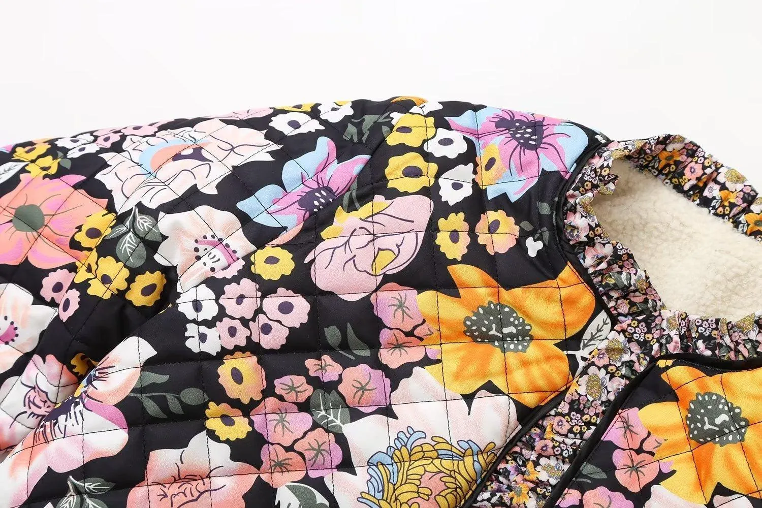 Chic Spliced Printed Coat: A Fashion-Forward Statement for Women's Winter Wardrobe