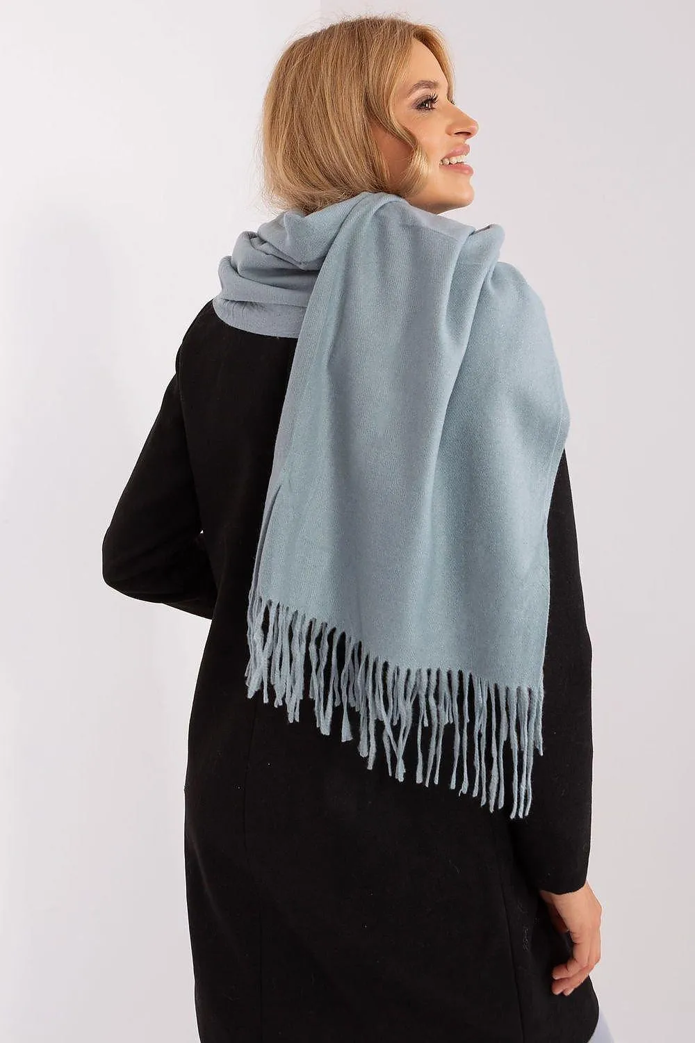 Chic Winter Wrap with Tassel Accents - Luxurious 100% Polyester, 196 cm Long