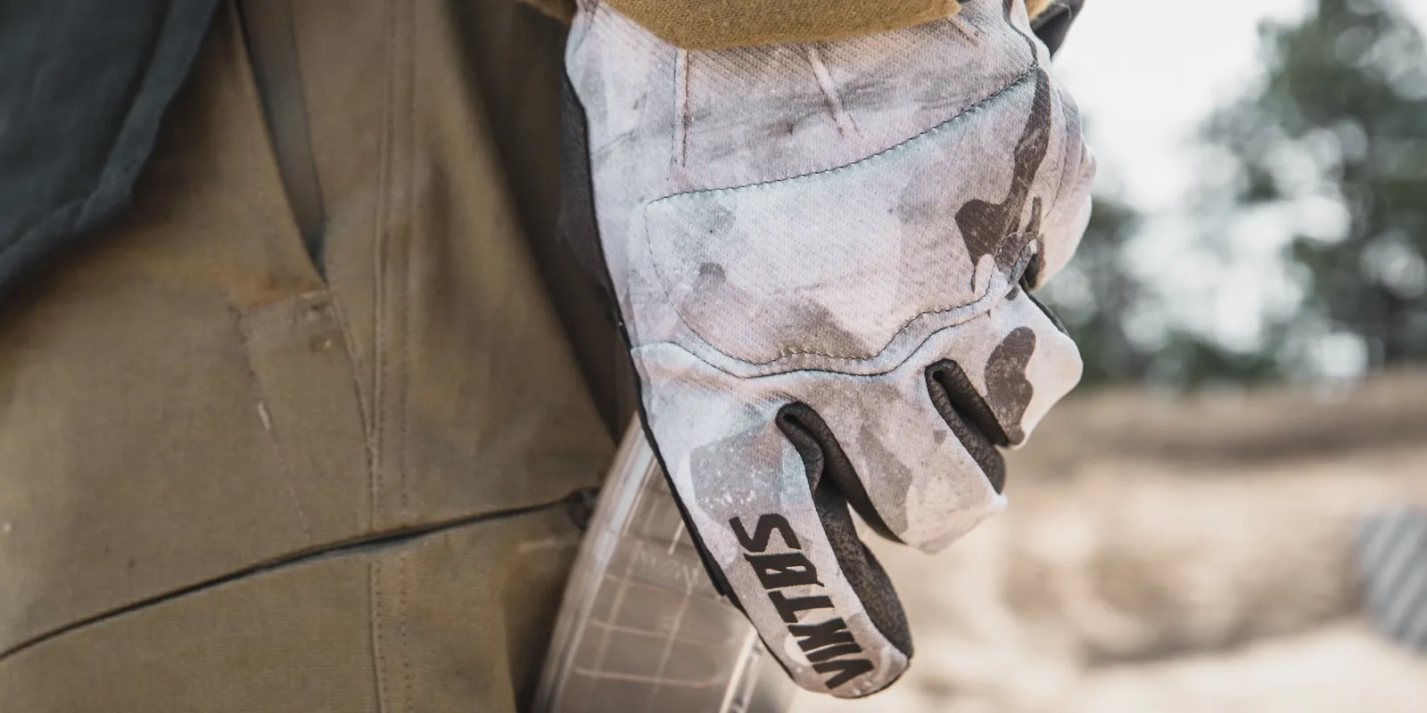 LEO Insulated Glove