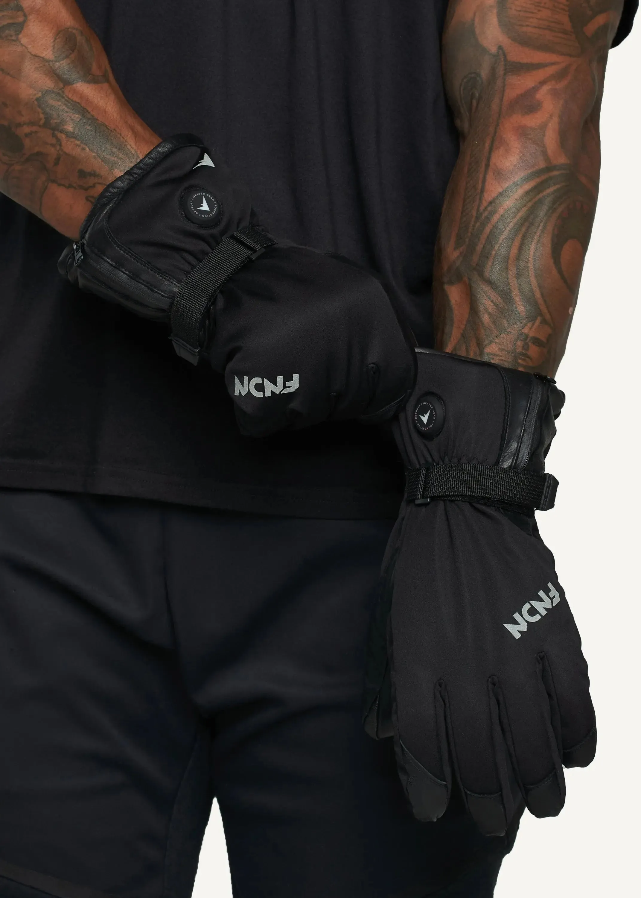 The FNDN G2 SnowPro Gloves